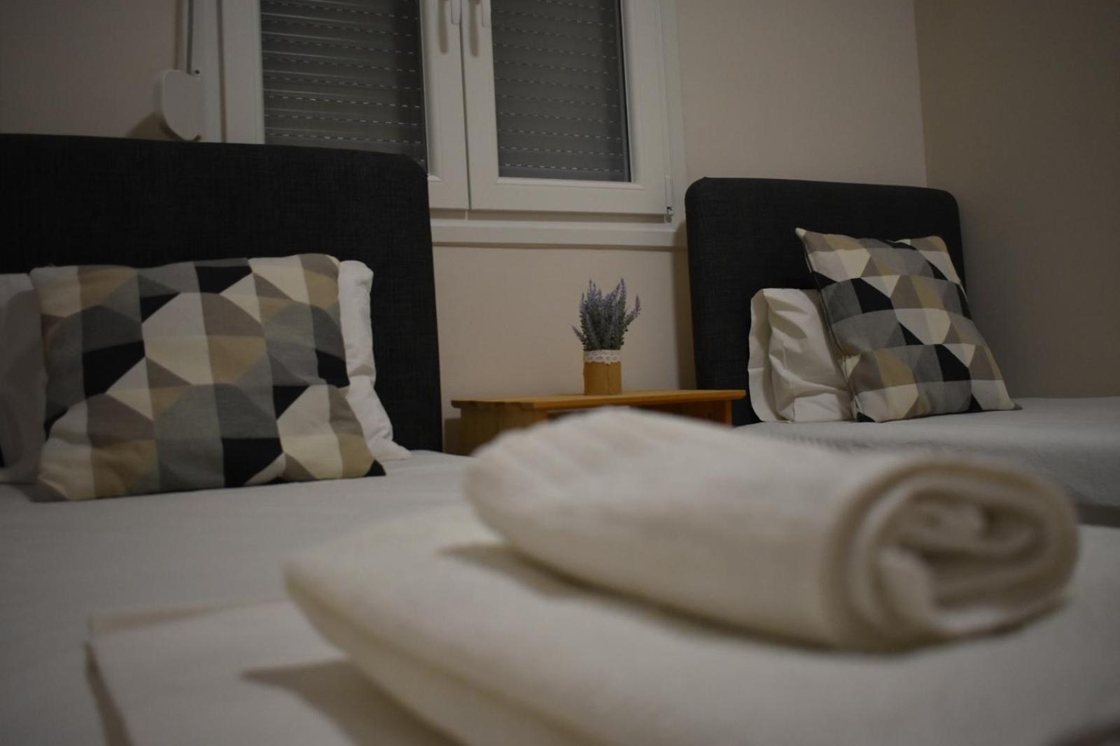 Davidana Deluxe Apartments Nea Kallikrateia Quarto foto